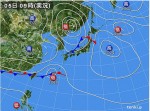 沖縄付近では低気圧が発達中